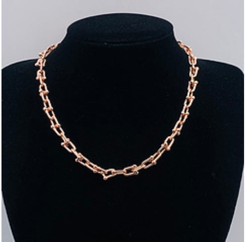 Ms Tiffany small rose gold necklace